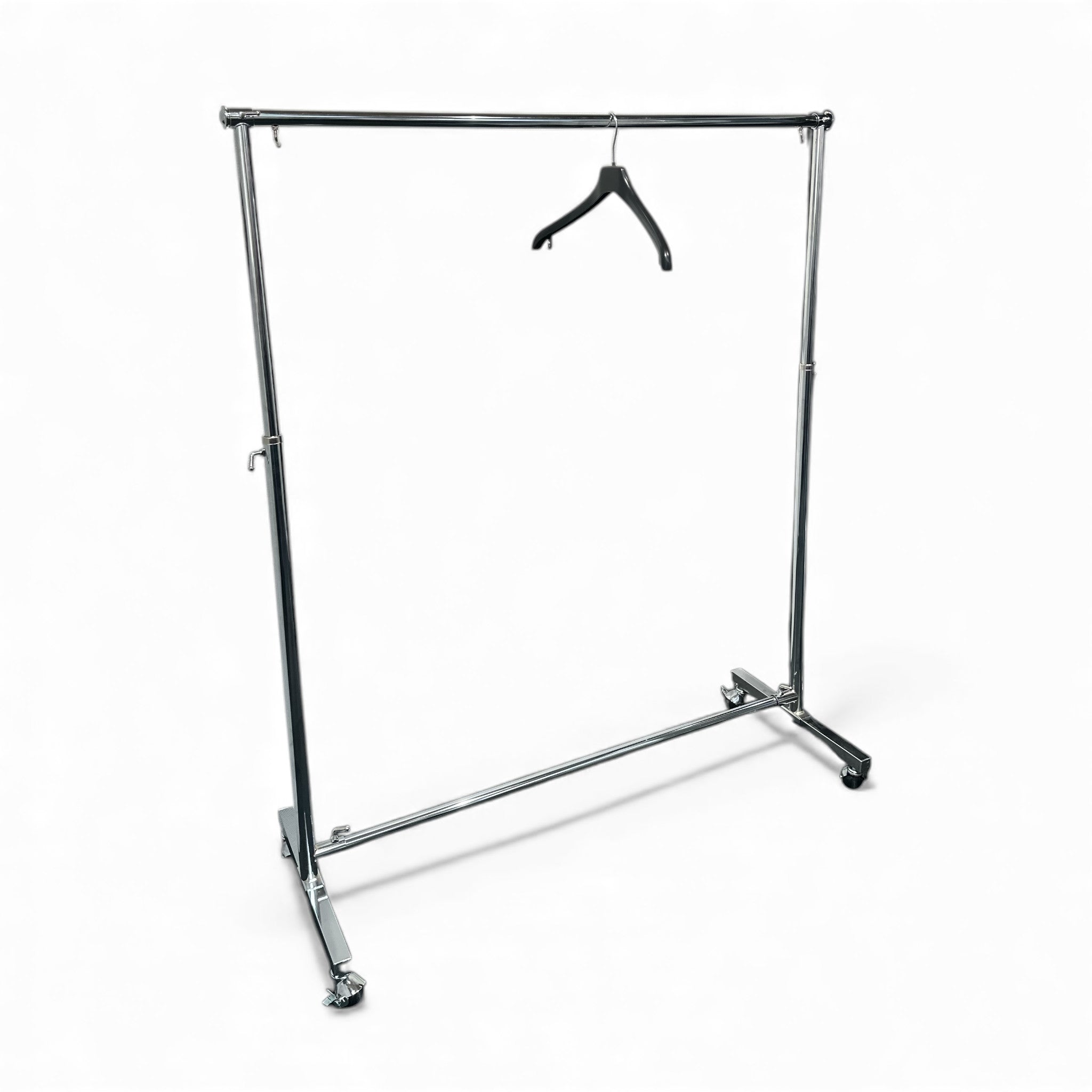 Spacey konfektions- / tøjstativ med hjul, krom.