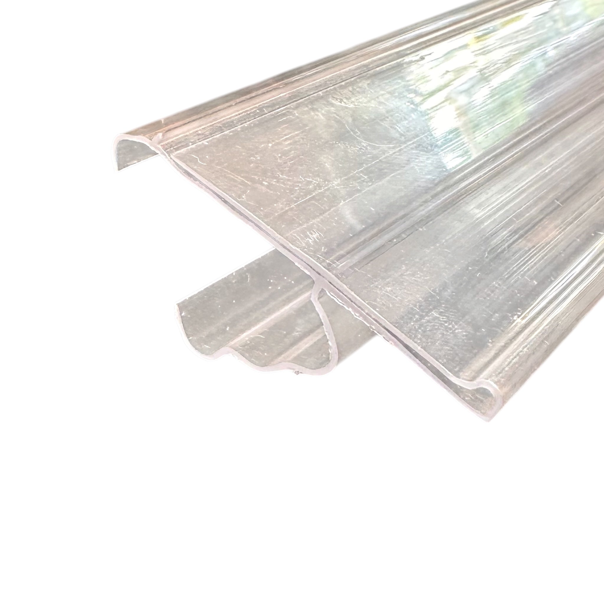Shelf-edge label holder with clear plastic clip – 98.8 cm x H3.9 cm