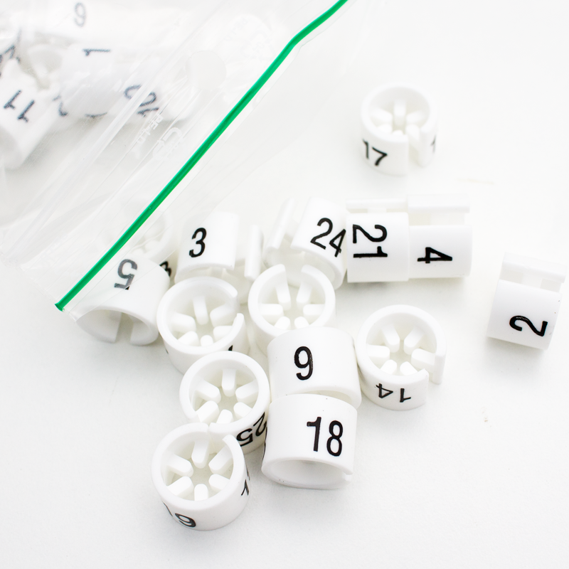 Mini beads, white. Range: 101 - 125