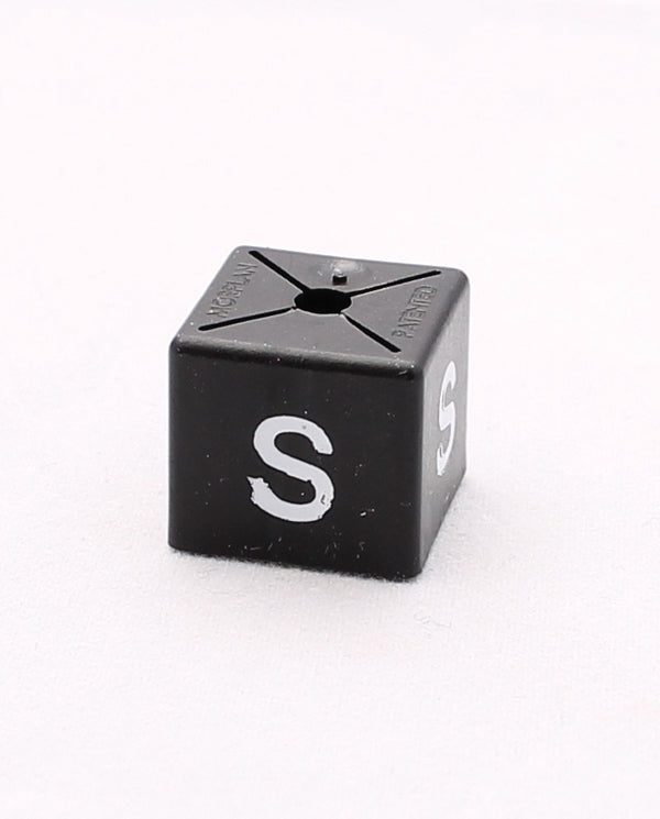 Size tag, square in black. Choose size