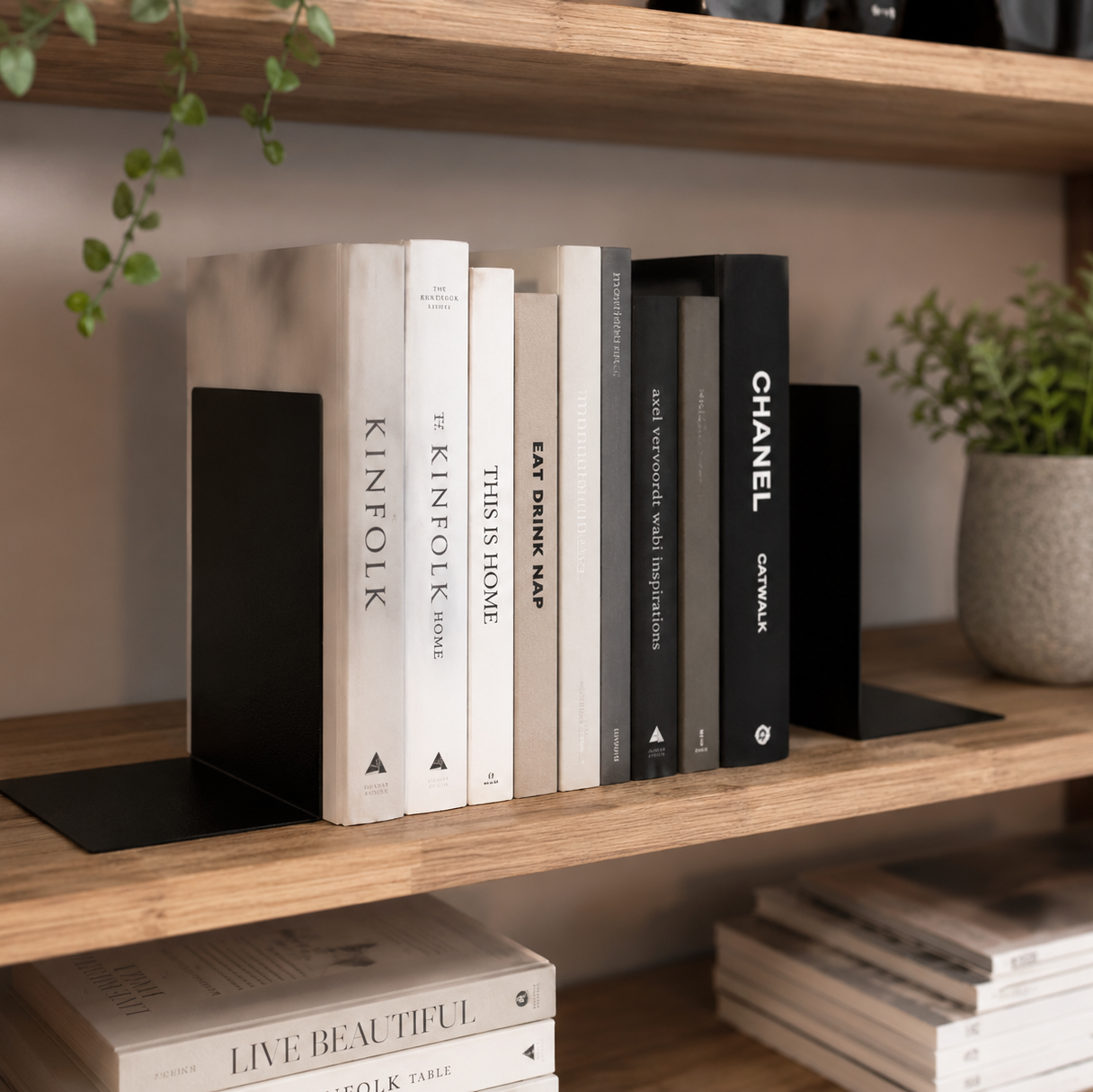 Book support, black. 20 x 20 x 15 wide. 1 mm, metal.
