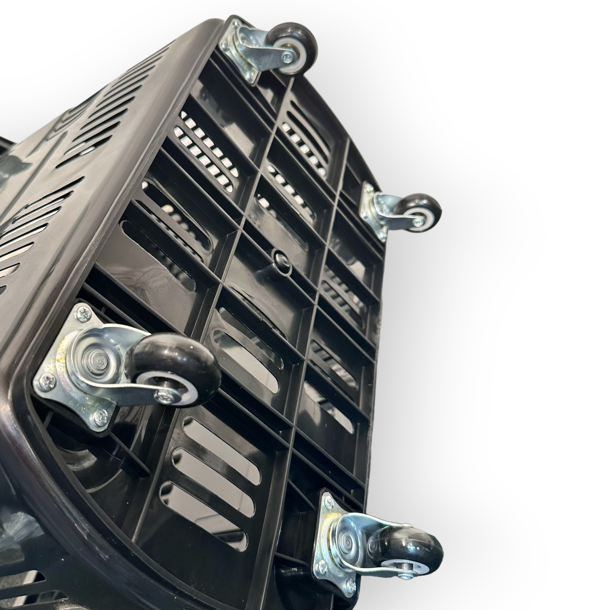 Shopping cart 55 liters with pull handle and wheels.