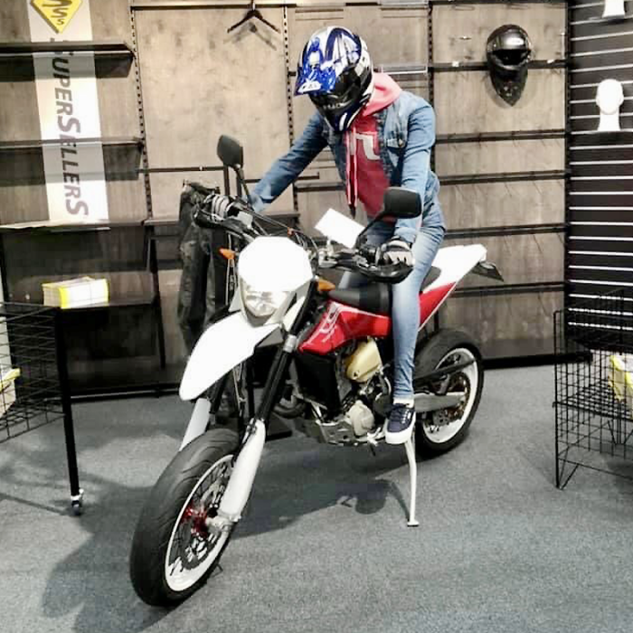 Articulated male mannequin