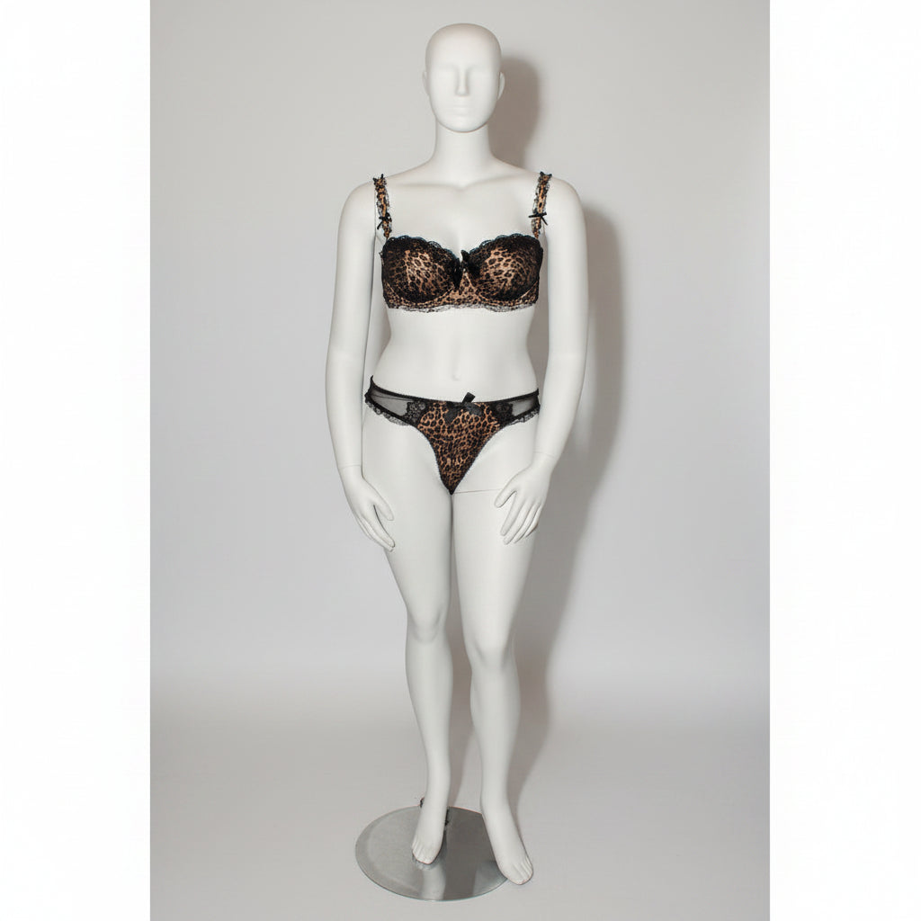 XL female mannequin with head. Curved