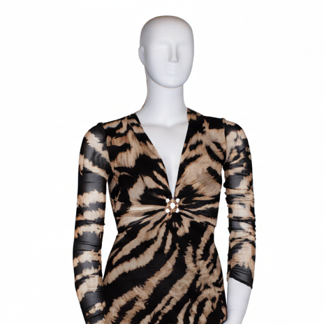 XL female mannequin with head. Curved