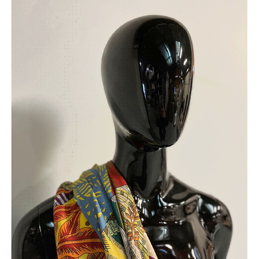 Faceless female mannequin. Black high-gloss with faceless head. Can be used with or without head. Model B