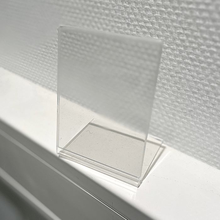 Table sign holder, angled A7 excluding 2 mm (sign size W7.4 cm H10.3 cm)