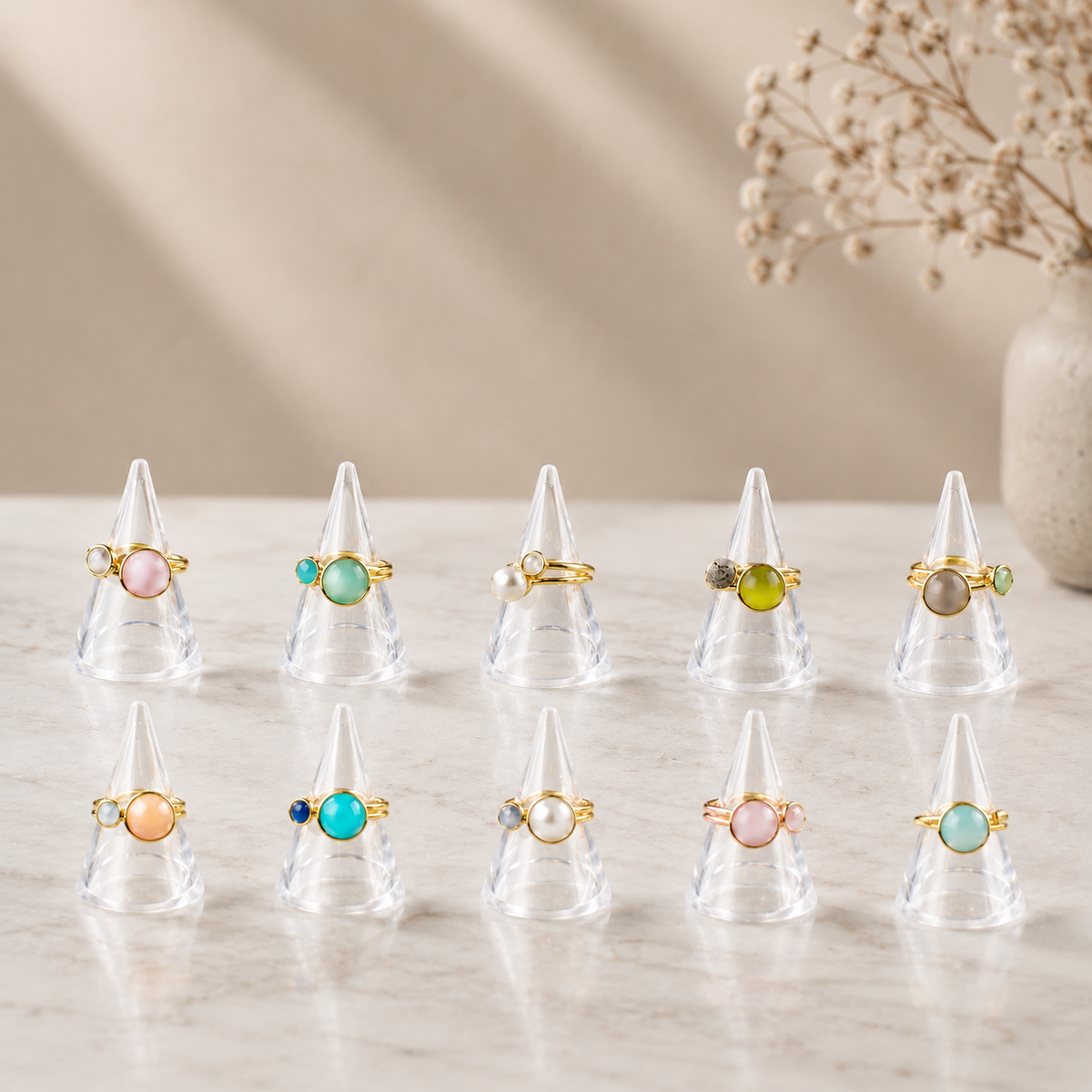 Ring display, cone-shaped, clear acrylic, H4 cm, pack of 10 pcs.
