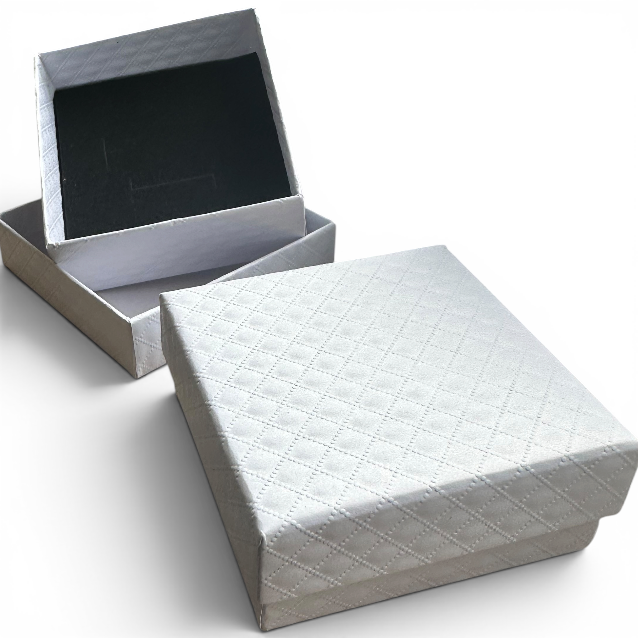 Jewelry box. White. 5 x 5 x H 3 cm. - 20 pcs. Price shown per pc.