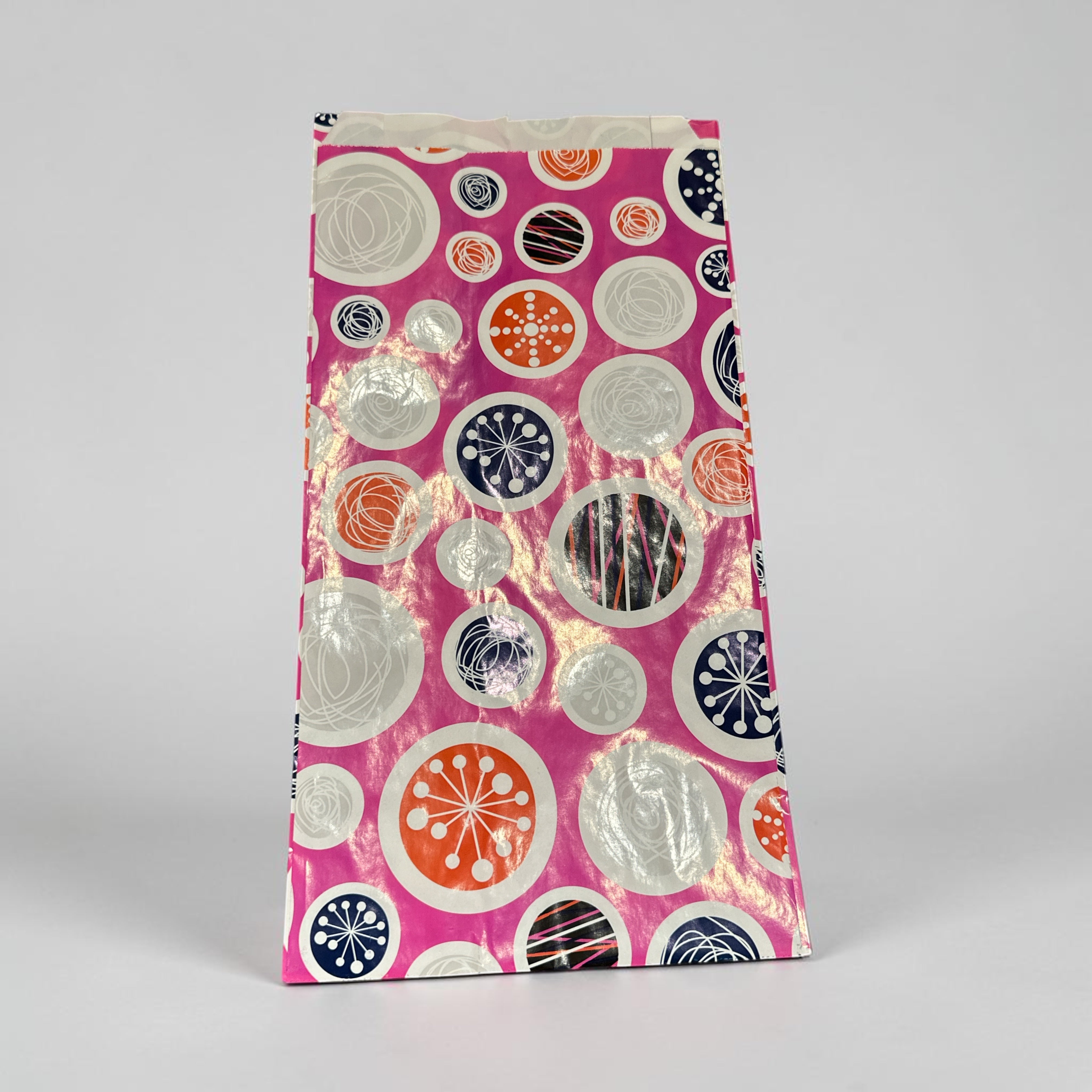Gift bag, light purple with circles H35 cm. 250 pcs.