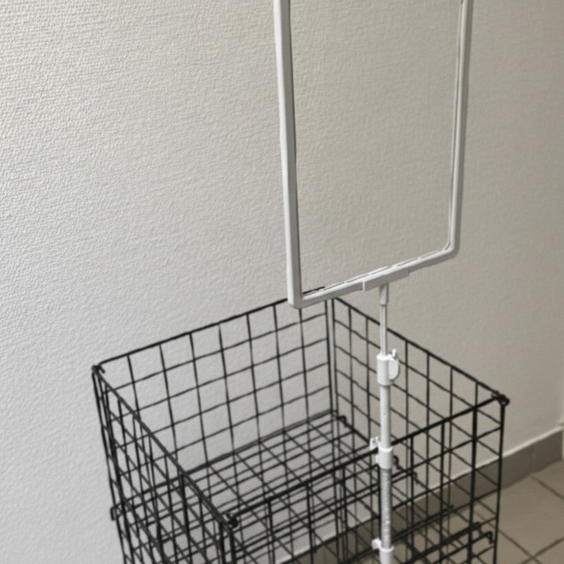Sign holder, A4, with spring for wire, plastic, White