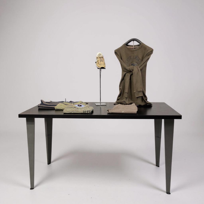 Maple salgsbord i sort. 120 x 73,4 x H91-94 cm. Vælg bordben